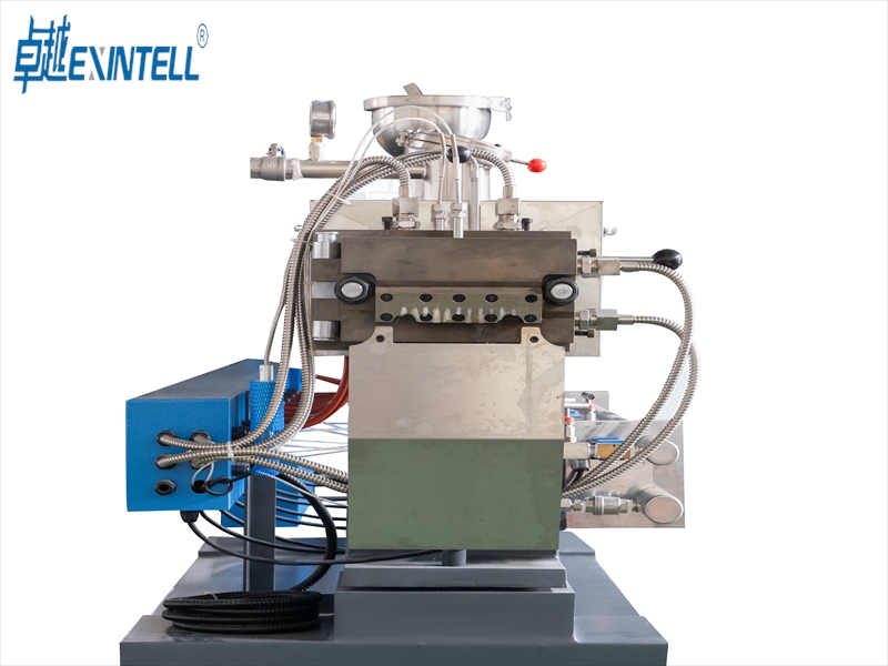 Plastic Extrusion or Injection Molding Which Offers Better Precision