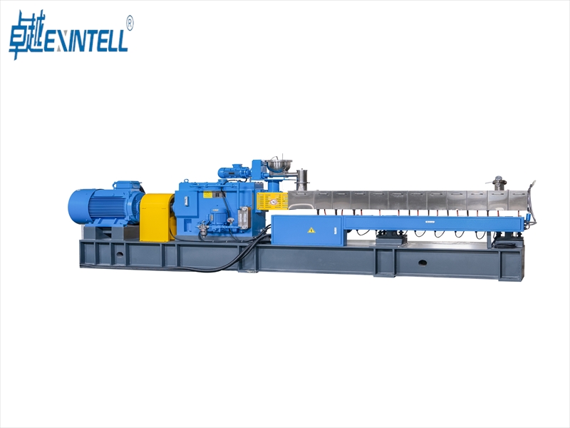 Plastic Extrusion or Injection Molding Which Offers Better Precision