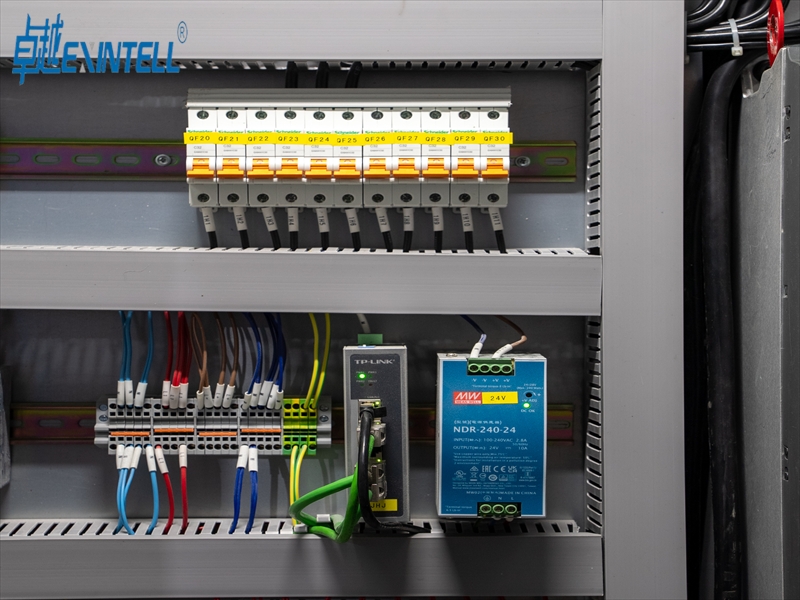 Plastic Extrusion or Injection Molding Which Offers Better Precision