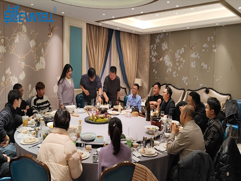 How Custom Plastic Extrusion Works and Where It Is Used