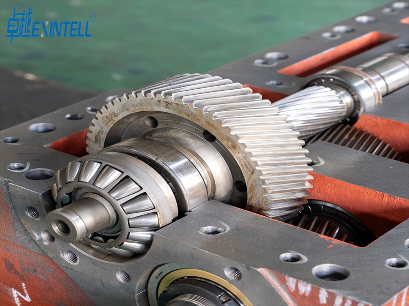 How Pelletizing Extruders Work and What Their Main Components Are