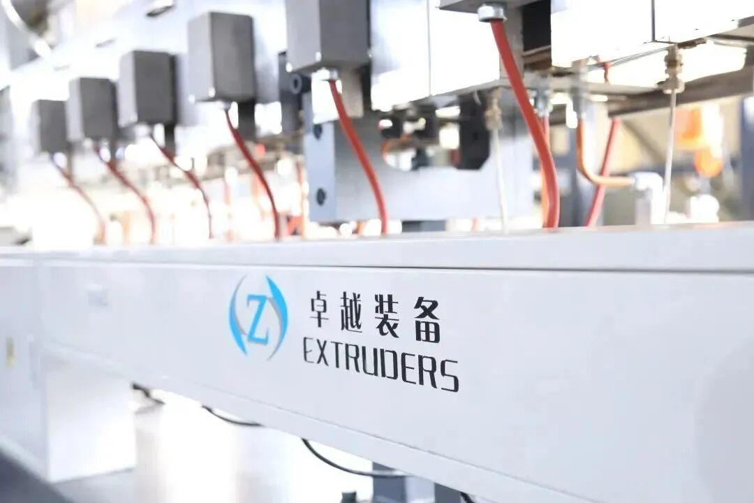 Digital dashboard displaying industrial analytics and data representing smart manufacturing and IoT in modern extruder operat