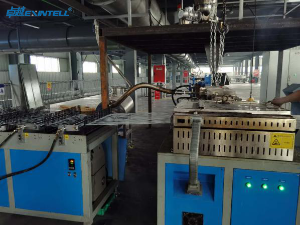 Comparison of extruder screw diameters and barrel sections used in recycling and compounding lines